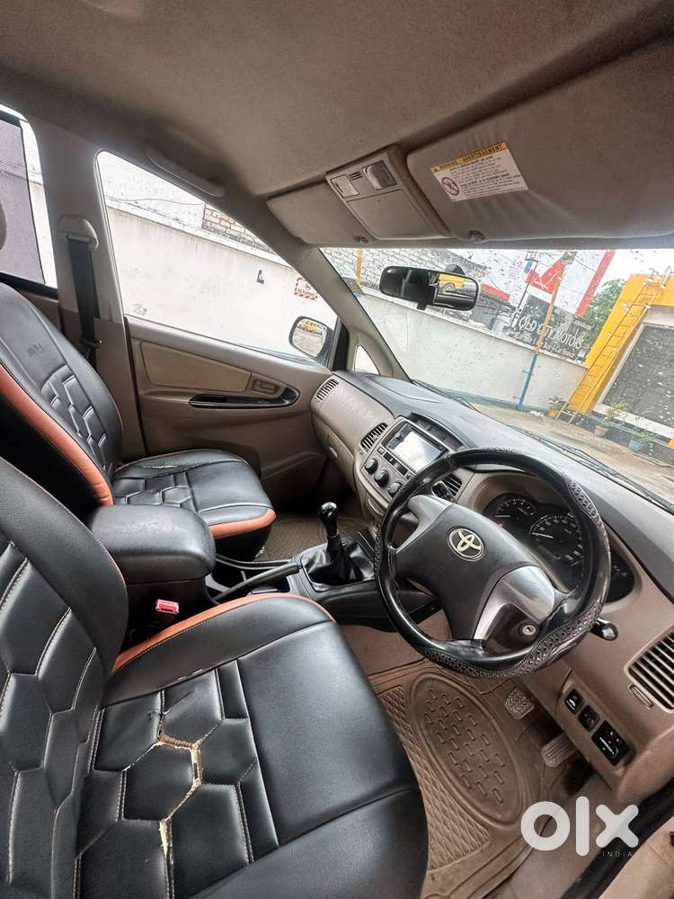 Toyota Innova 2.5 G (diesel) 8 Seater Bs Iv, 2016, Diesel