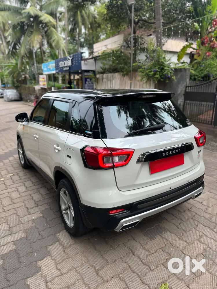 2017 Maruti Suzuki Brezza Zdi+ Dual Tone