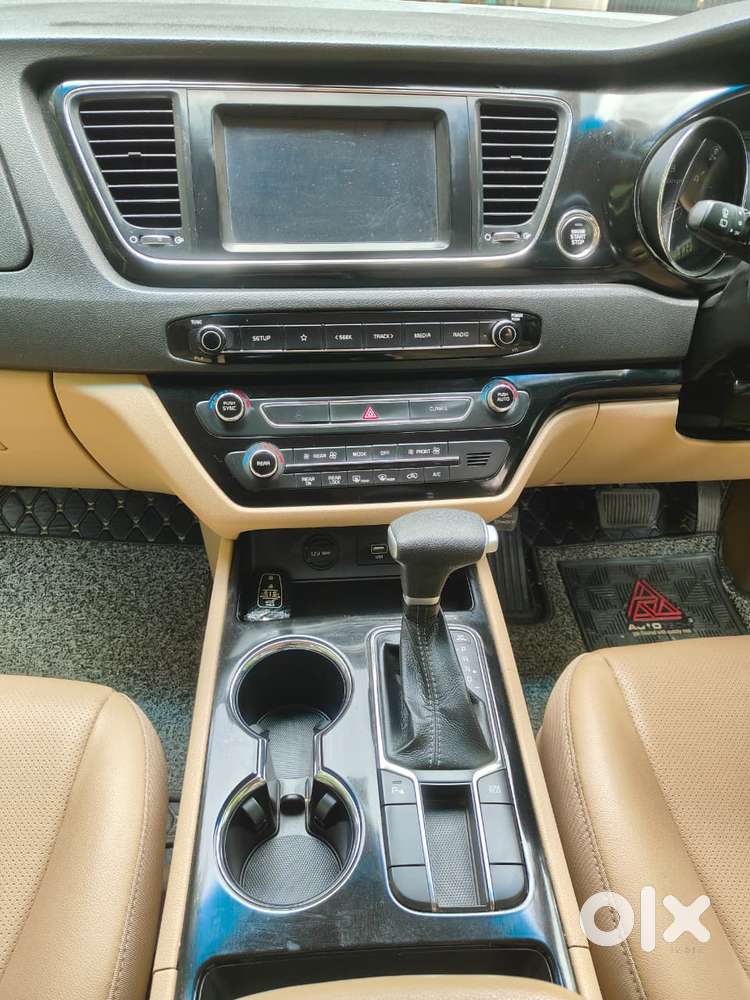 Kia Carnival Prestige, 2023, Diesel