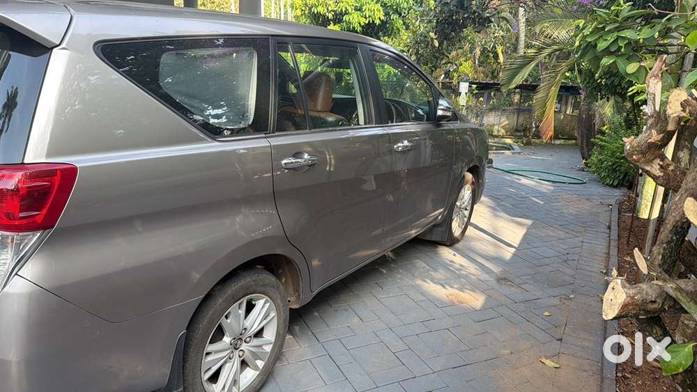 Toyota Innova Crysta Diesel 2016