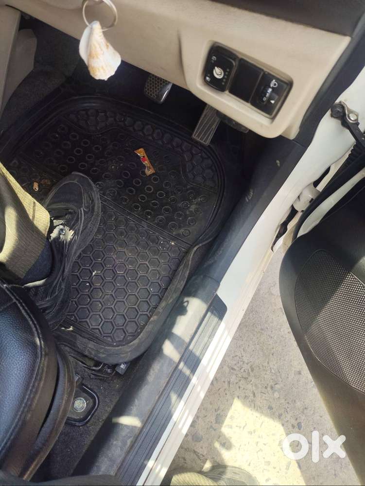 बड़ी गाड़ी लेने का इच्छुक हूं इसलिए बेच रहा हूं