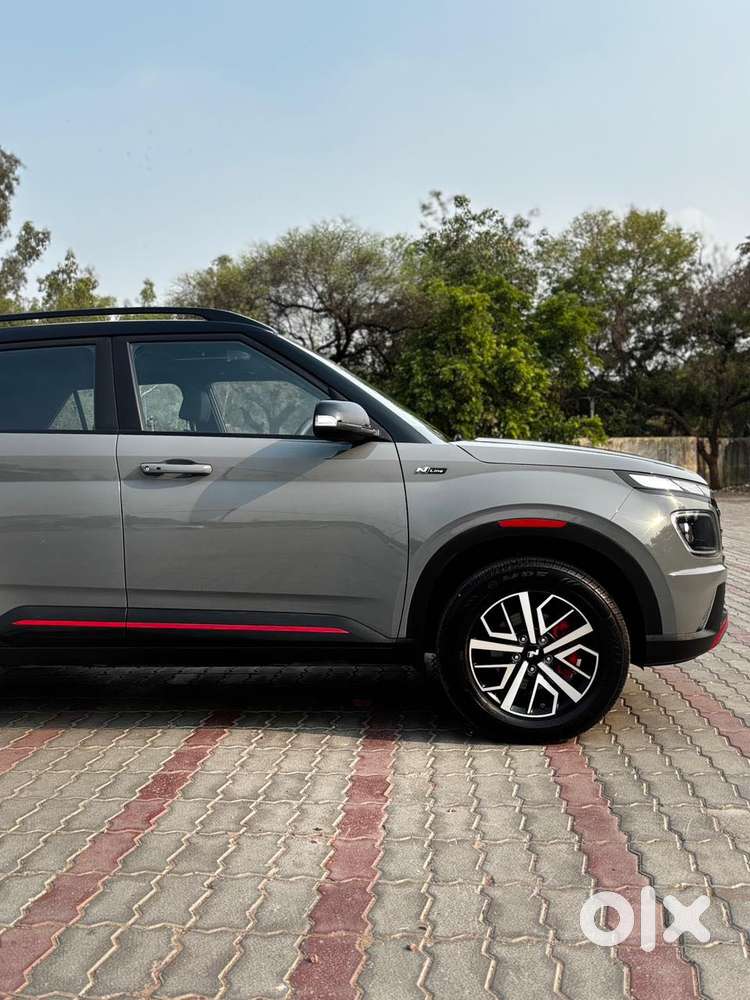 Hyundai Venue 1.0 Sx (o) Turbo Dual Tone, 2025, Petrol