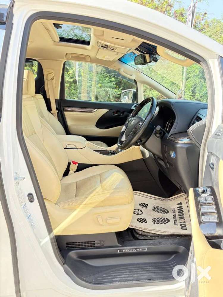 Toyota Vellfire 2.5 Hybrid, 2023, Petrol