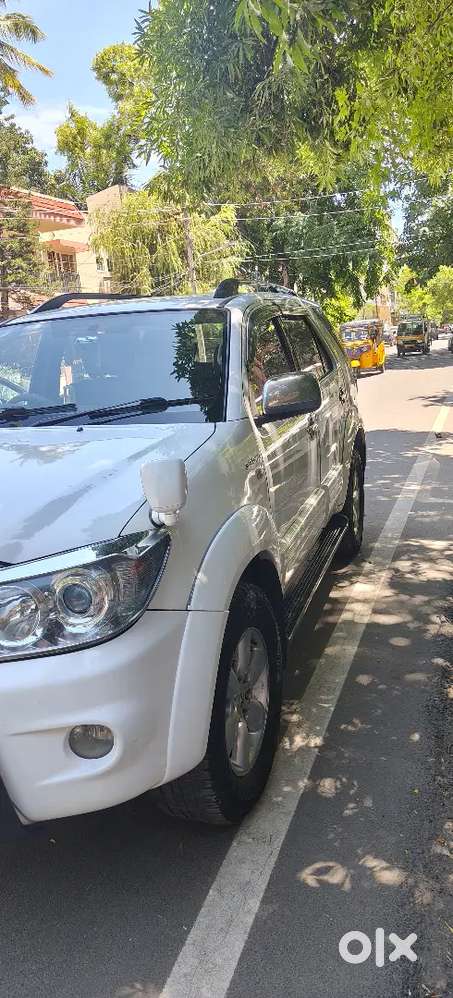 Toyota Fortuner 2011 Diesel 200000 Km Driven