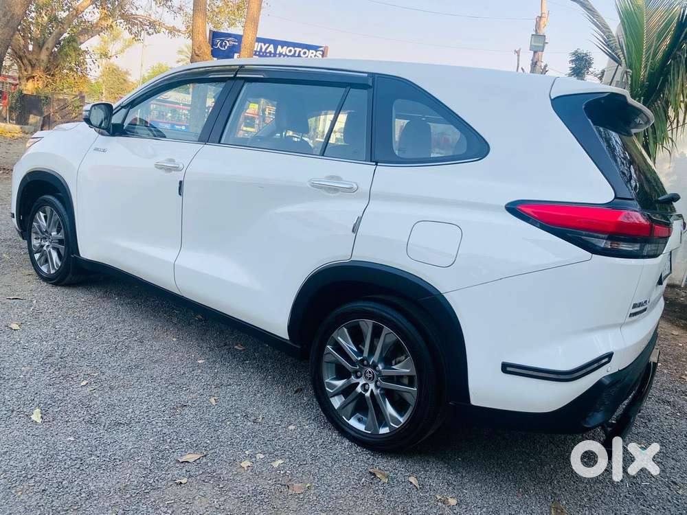 Toyota Innova Hycross 2.0 Zx (o) Hybrid 7 Str, 2024, Petrol