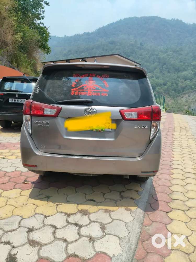 Toyota Innova Crysta 2016 Petrol 240200 Km Driven