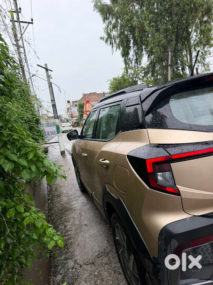 Mahindra Xuv 3xo Ax7 L At Tgdi 2025