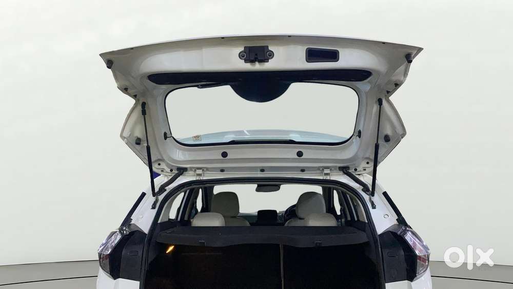 Tata Nexon 1.2 Revotron Xz Plus Premium, 2022, Petrol