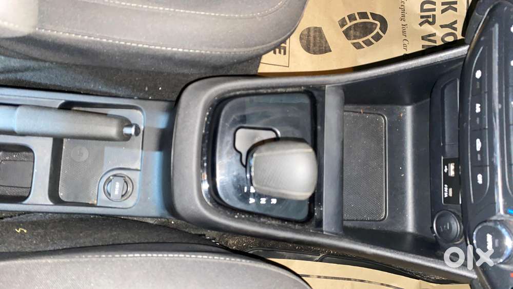 Tata Punch 1.2 Revotron Creative Amt Dual Tone, 2023, Petrol