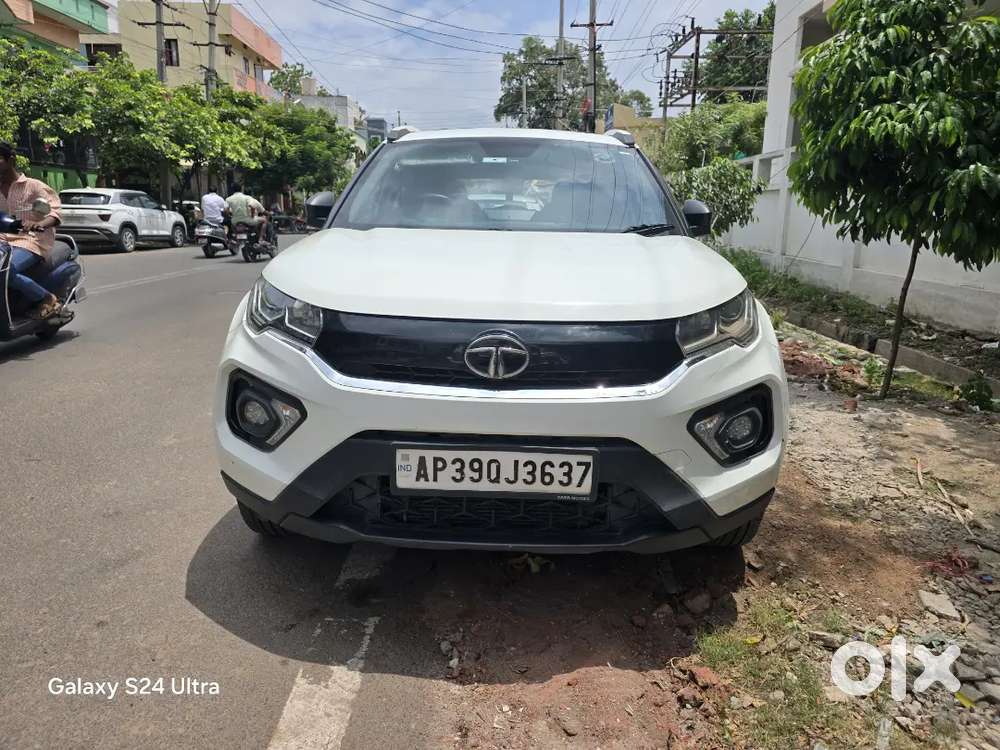 Tata Nexon 2022 Diesel 125000 Km Driven. 100% Company Service.