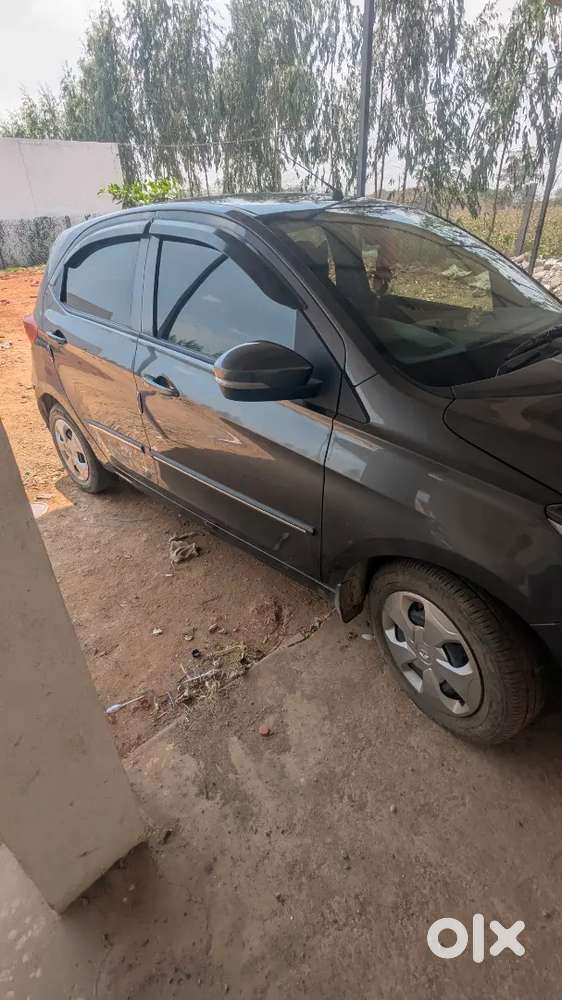 Tata Tiago Car Good Chill Ac 2 Keys Single Driving Good Condition