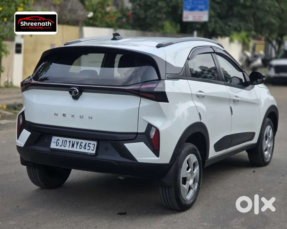 Tata Nexon Smart Plus1.2 Revotron Petrol 5 Mt, 2025, Diesel