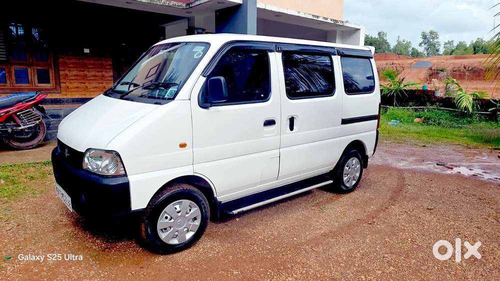 Maruti Eeco Smiles 2025