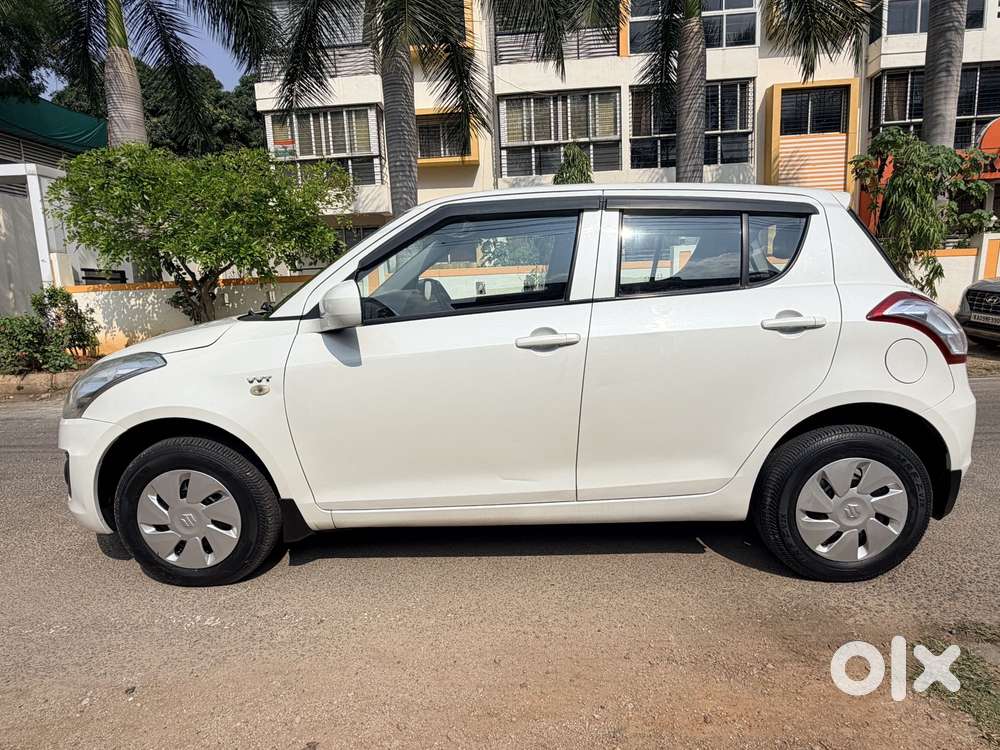 Maruti Suzuki Swift Lxi Option, 2017, Petrol