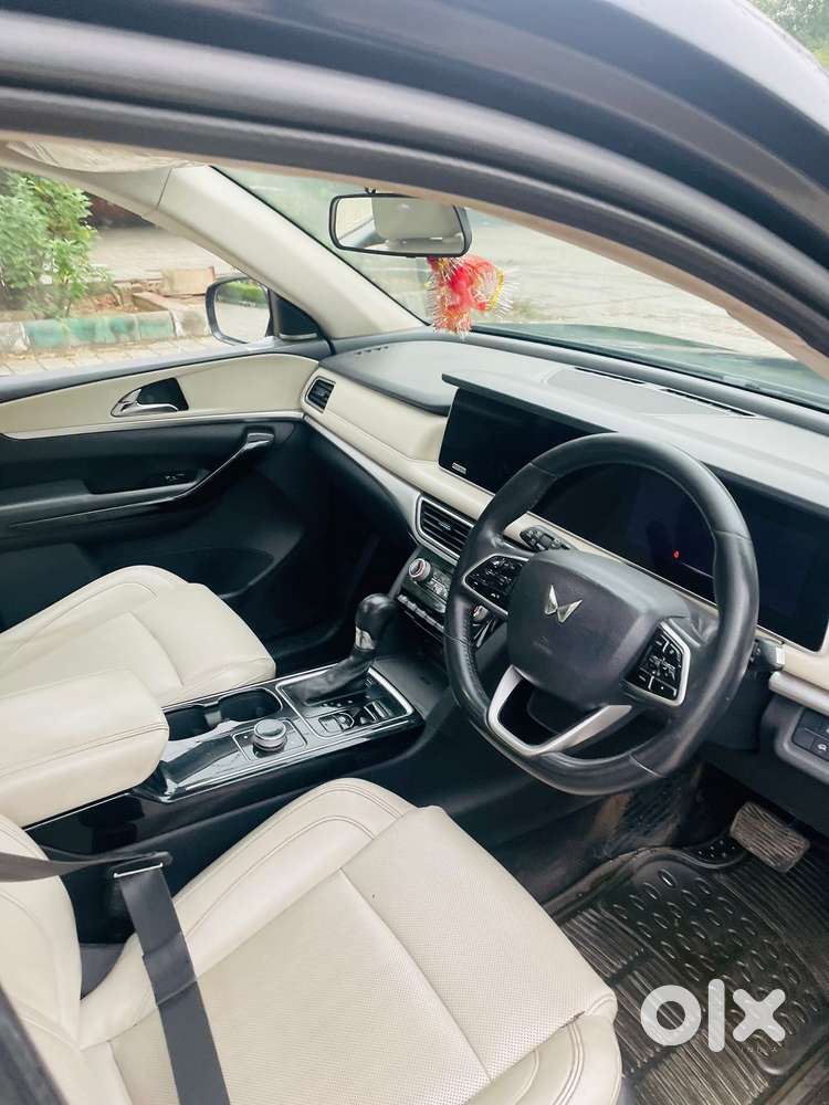 Mahindra Xuv700 2.2 Ax 7 Diesel At Luxury Pack Str, 2023, Diesel