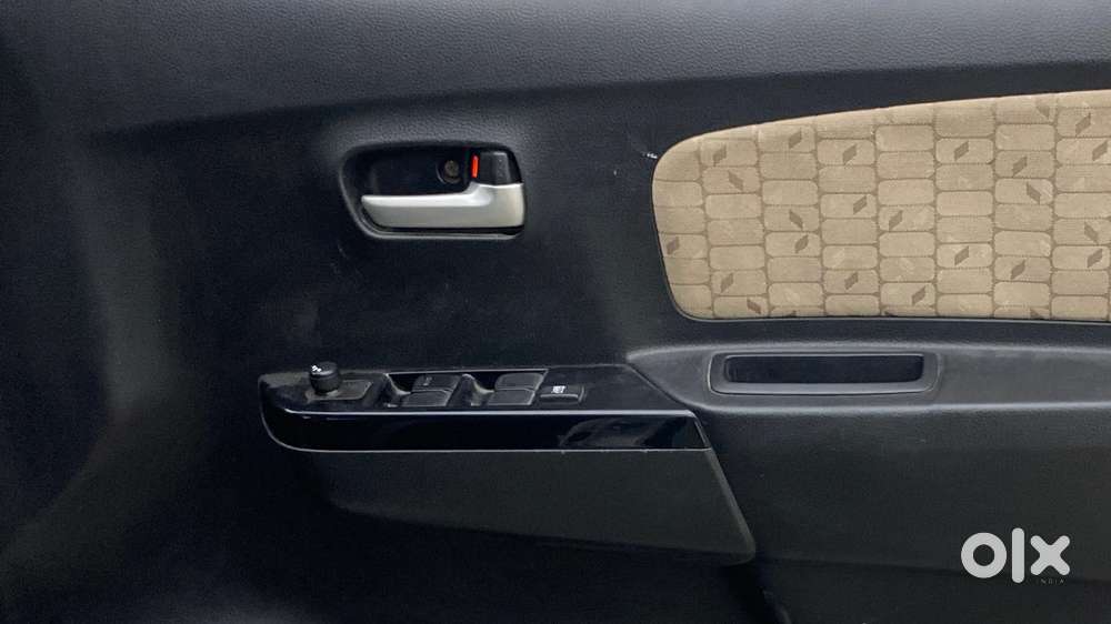 Maruti Suzuki Wagon R Vxi Mt 1.0l, 2017, Petrol