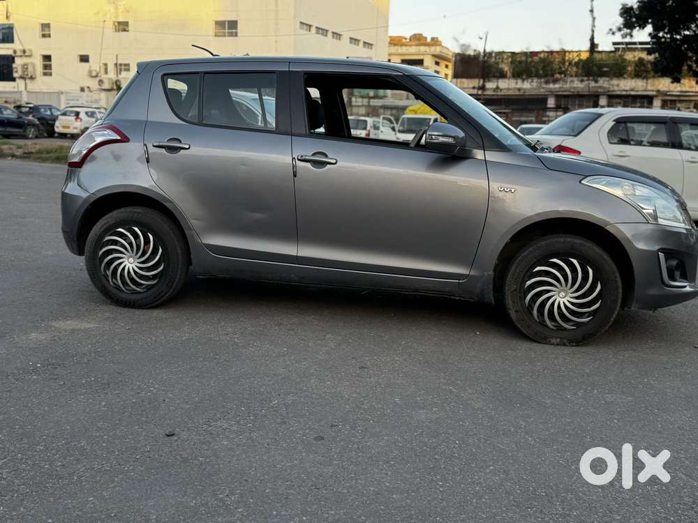 Maruti Suzuki Swift Vxi + Manual, 2015, Petrol