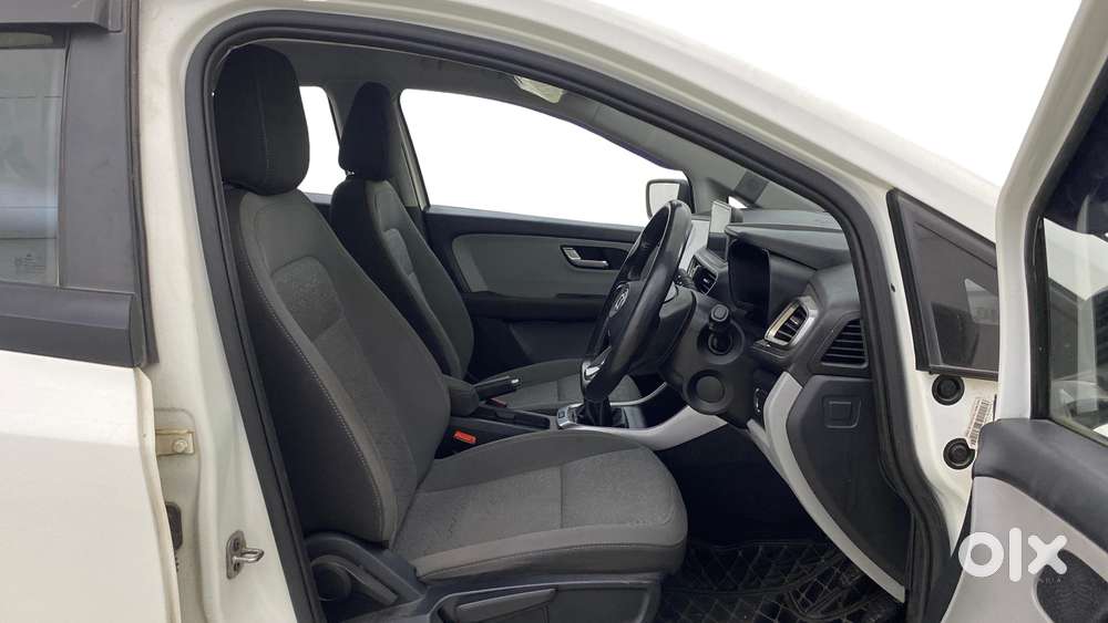 Tata Altroz Xz, 2020, Petrol