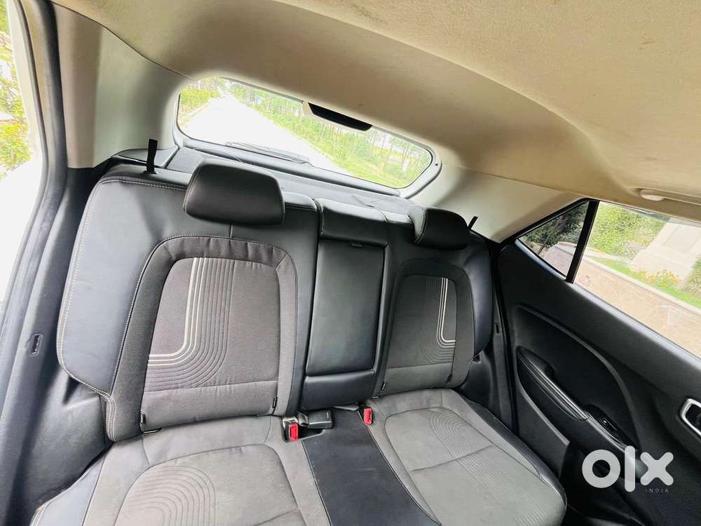 Hyundai Venue 2019 Diesel 72500 Km Driven