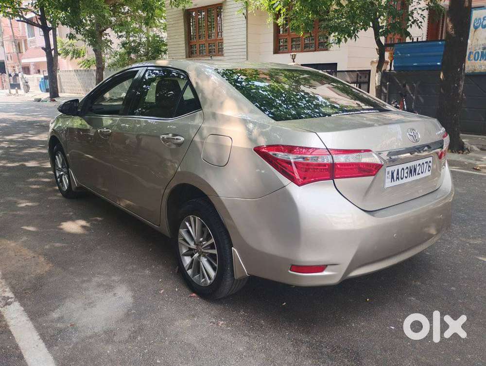 Toyota Corolla Altis 1.8 J, 2015, Petrol