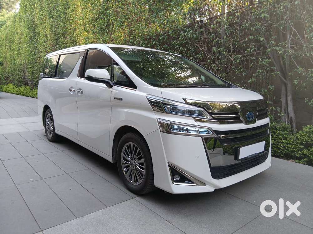 Toyota Vellfire 2.5 Hybrid, 2022, Petrol