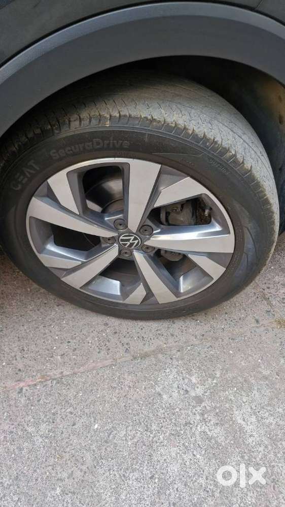 Volkswagen Taigun 1.0 Tsi Topline At, 2022, Petrol