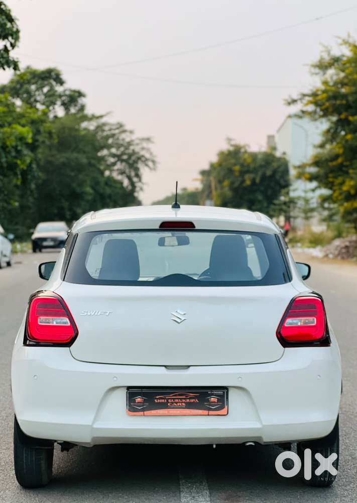 Maruti Suzuki Swift Vxi + Manual, 2022, Petrol