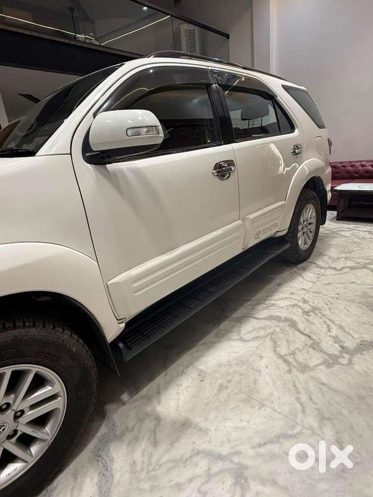Toyota Fortuner Diesel Car 2015 Brand New Condition