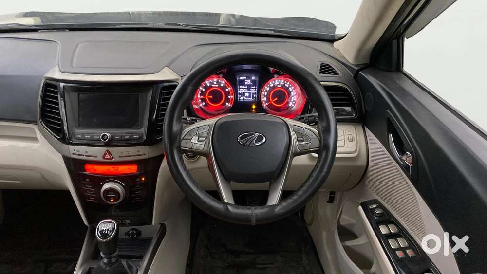 Mahindra Xuv300 W8, 2021, Petrol