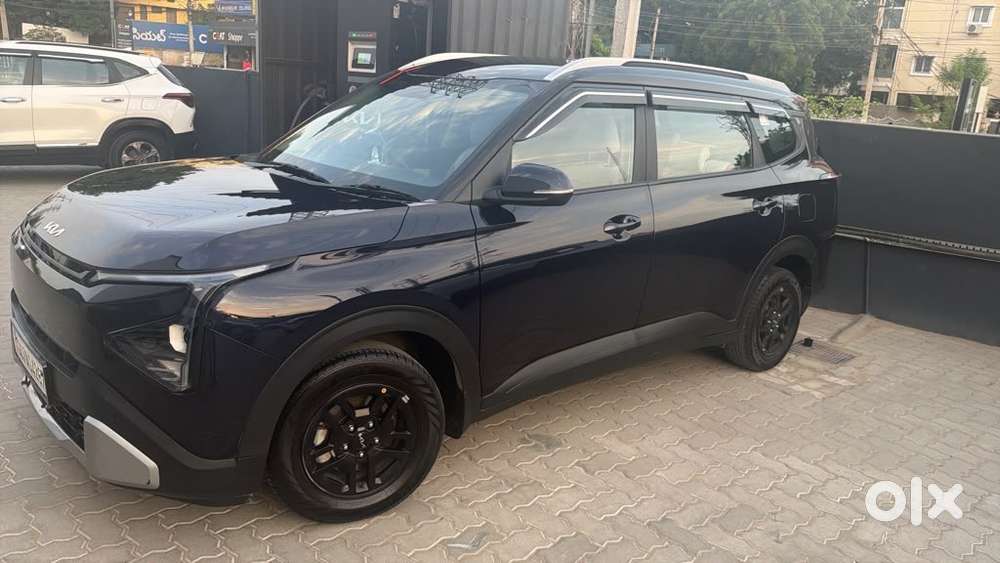 Variant Details:  * Model: Kia Carens Clavis * Trim/variant: Htk * Eng