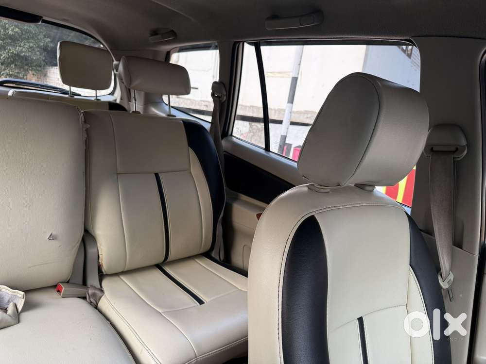 Toyota Innova 2.5 G (diesel) 8 Seater, 2015, Diesel