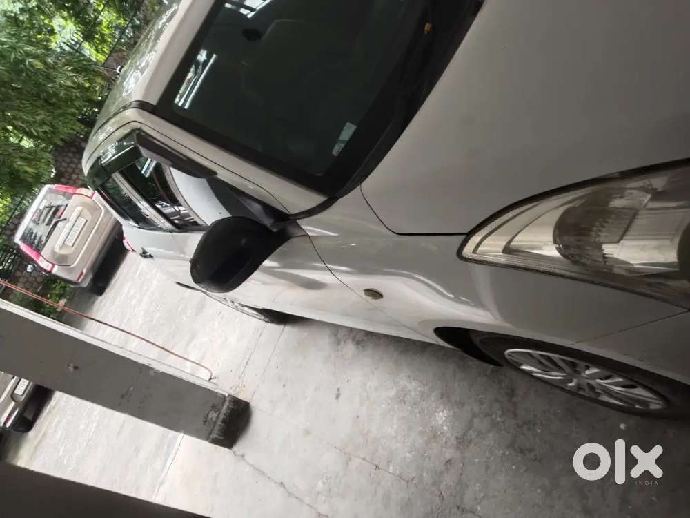 Maruti Suzuki Swift Lxi 2012