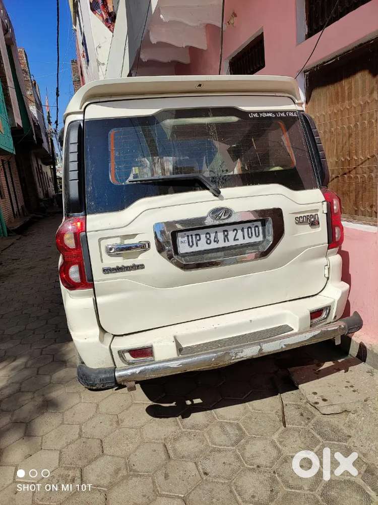 Mahindra Scorpio  S6 2015