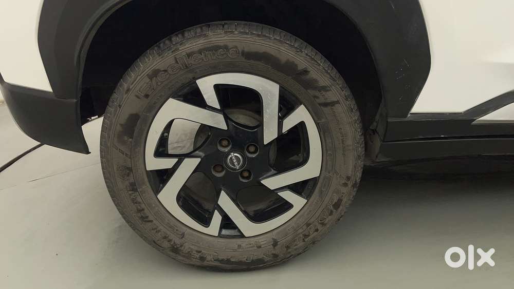 Nissan Magnite 1.0 Xv Premium Turbo Cvt, 2021, Petrol