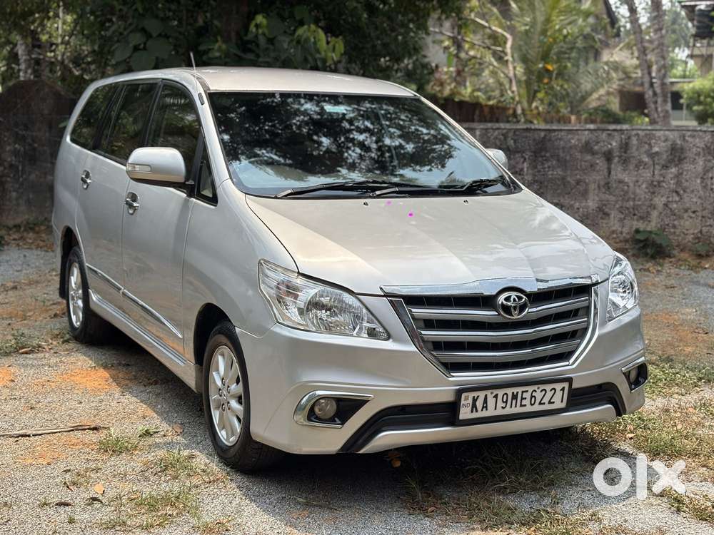 Toyota Innova 2004-2011 2.5 V Diesel 8-seater, 2014, Diesel