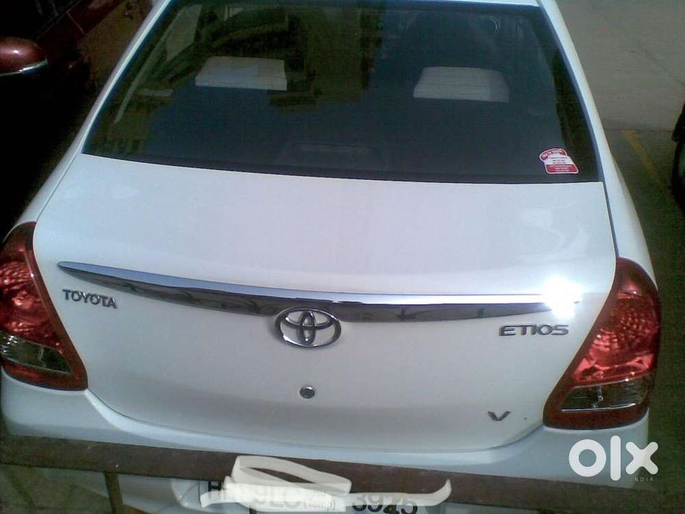 Toyota Etios V Petrol 2011