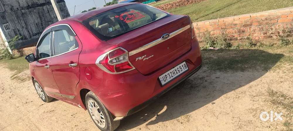 बिल्कुल अच्छा कंडीशनल गाड़ी है एक हाथ चली हुई है