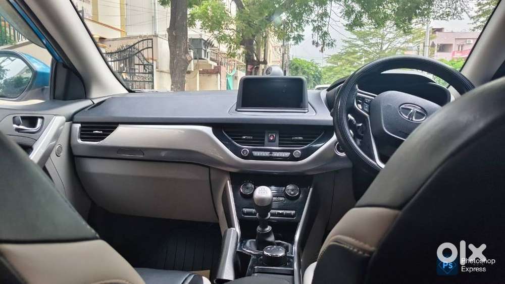 Tata Nexon 1.2 Revotron Xza Plus Dualtone, 2018