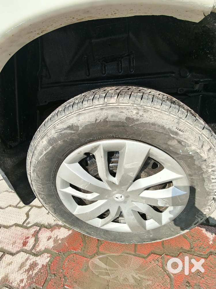 Mahindra Scorpio S4 9 Seater, 2015