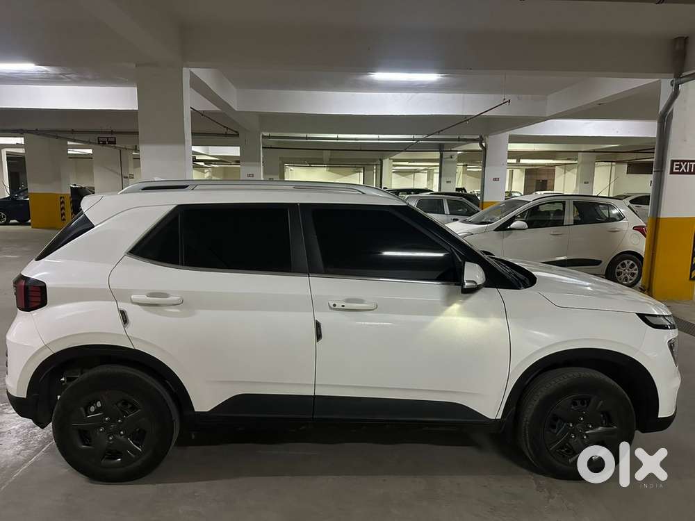 Hyundai Venue Petrol 2023