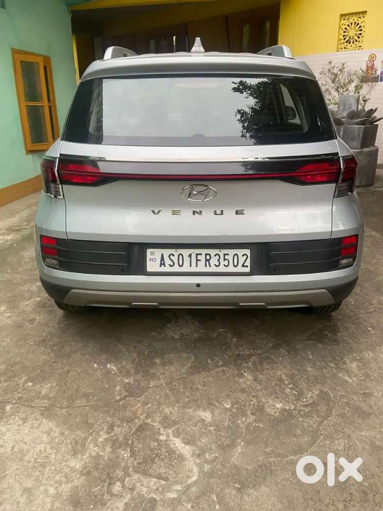 Hyundai Venue 2023 Petrol 72345 Km Driven