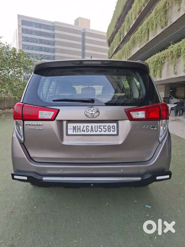 Toyota Innova Crysta 2.4 V 8 Str, 2016, Diesel