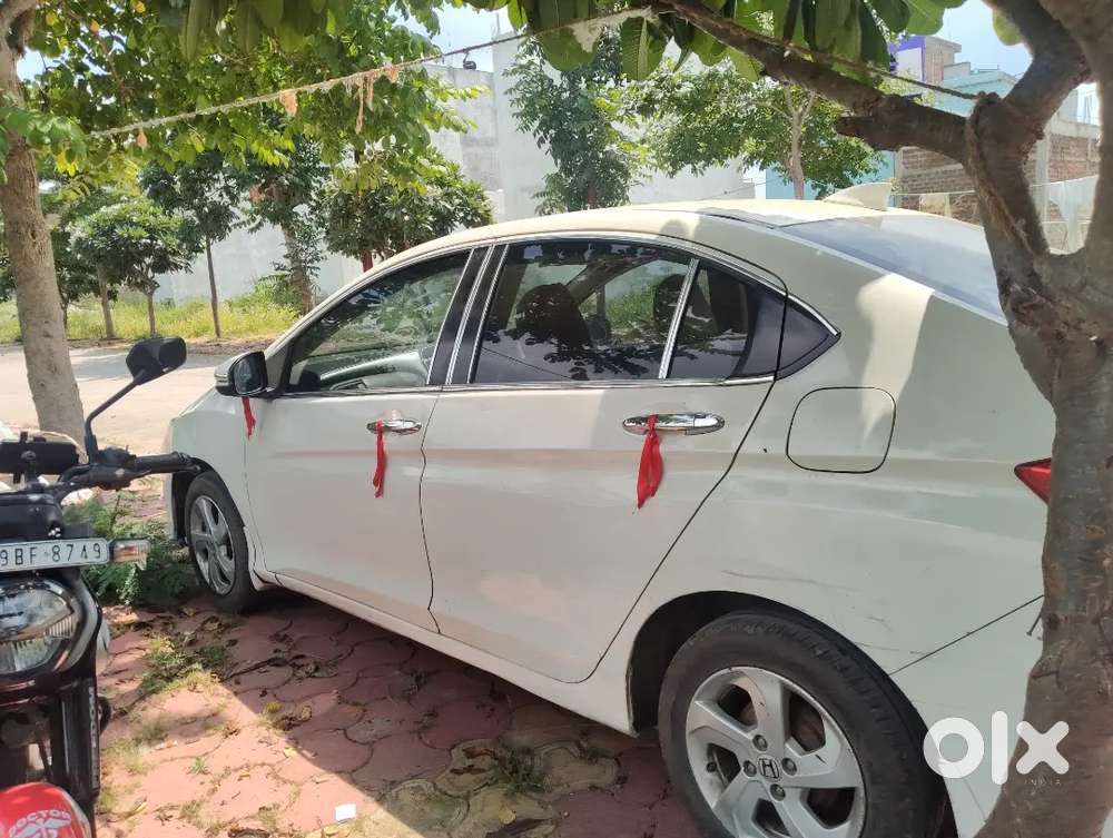 Honda City 1.5 V 2015