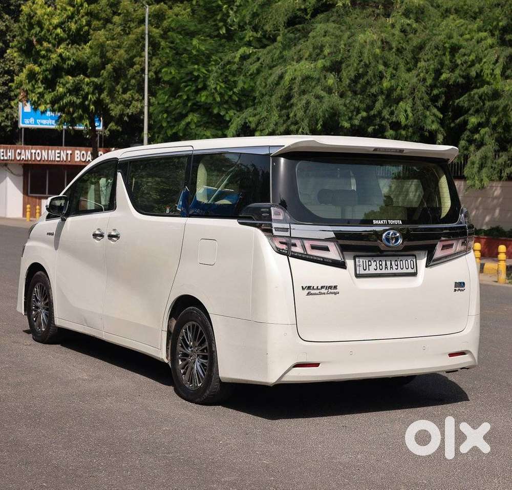 Toyota Vellfire 2.5 Executive Lounge, 2023, Petrol