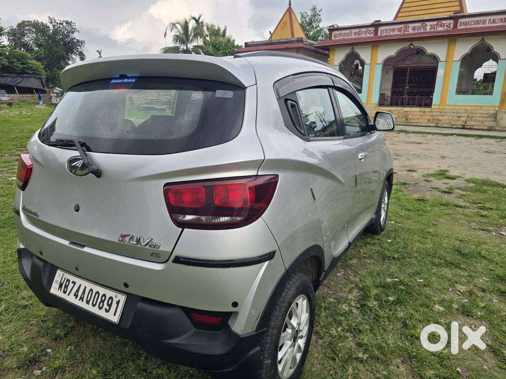 Mahindra Kuv 100 Mfalcon G80 K8 Dual Tone, 2017, Petrol