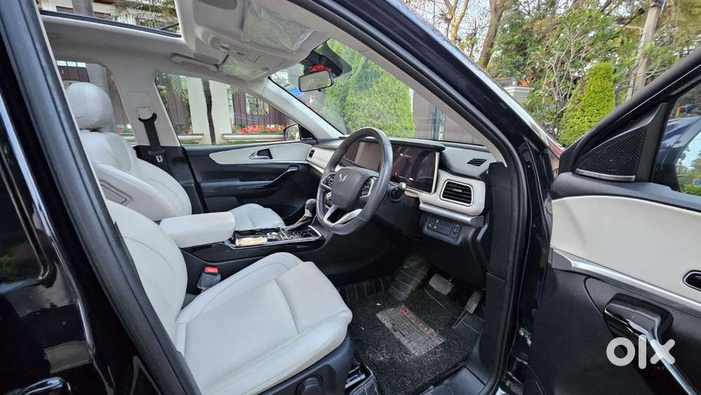 Mahindra Xuv700 2.0 Ax 7 Petrol At Luxury Pack Str, 2024, Diesel