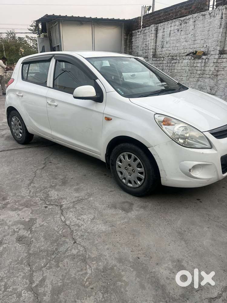 Hyundai I20 Petrol Cvt Magna Executive, 2011, Petrol