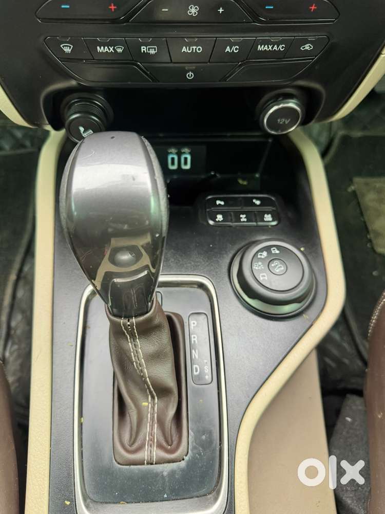 Ford Endeavour 3.2 Titanium 4x4 At, 2017, Diesel