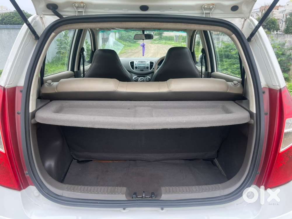 Hyundai I10 Sportz, 2015, Petrol