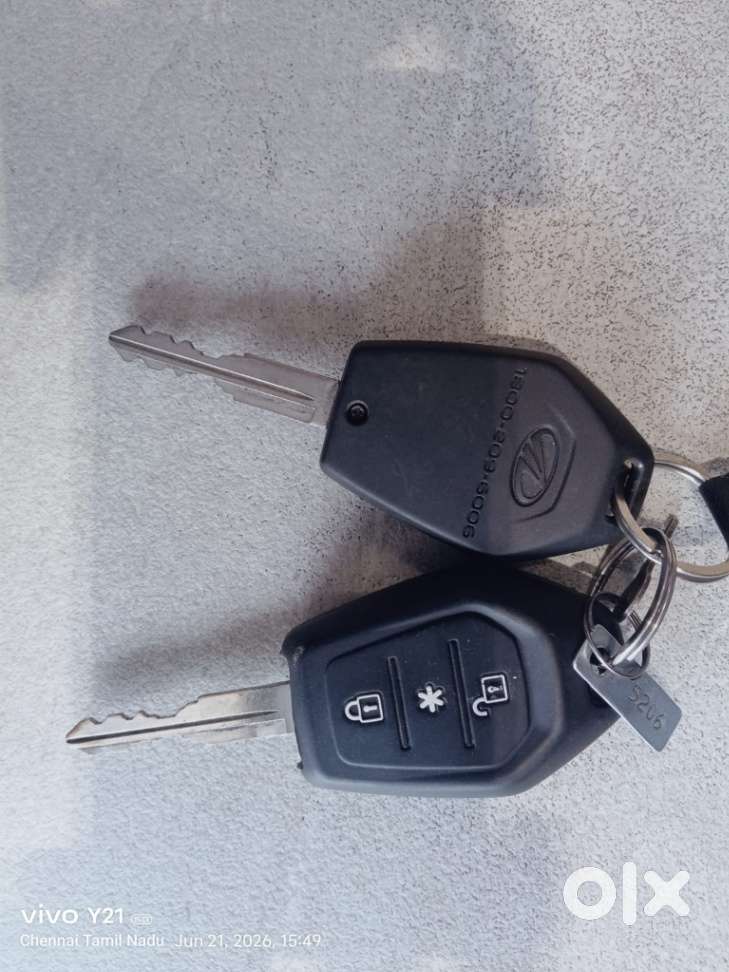 Mahindra Tuv 300 T8, 2016, Petrol